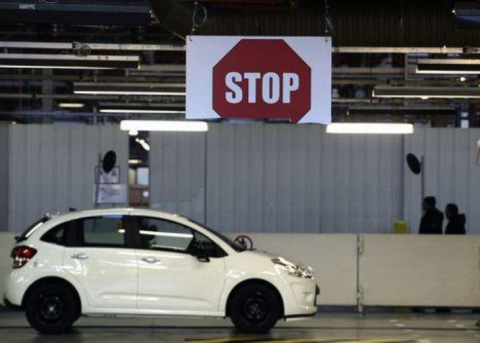 Peugeot/ perdita-choc da 5 miliardi nel 2012, fatturato affonda