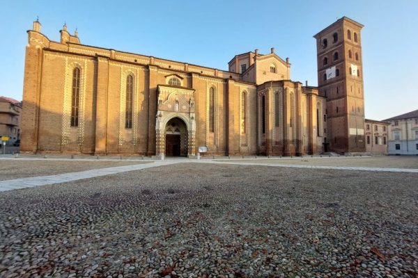 piazza Cattedrale Asti1