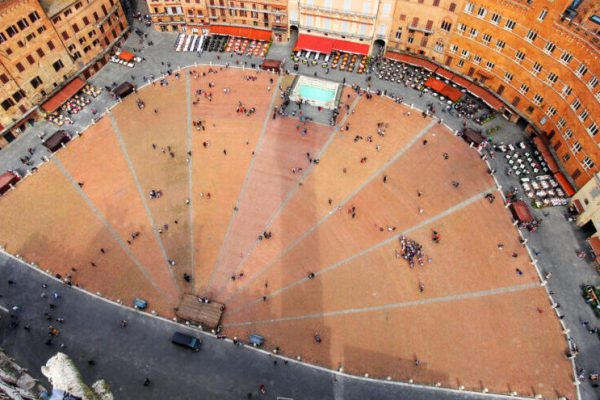 piazza del campo siena nove spicchi