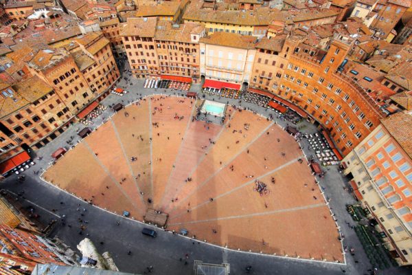 piazza del campo siena nove spicchi