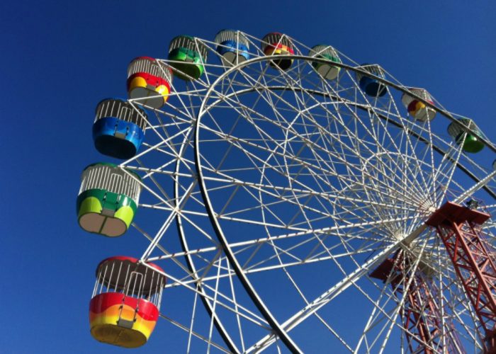 Piazza del Palio, gli ambulanti:«Il Luna park è troppo vicino»