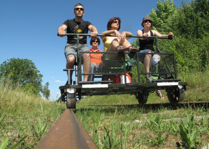 Pista ciclabile o ancora ferrovia?La soluzione sta nel velorail