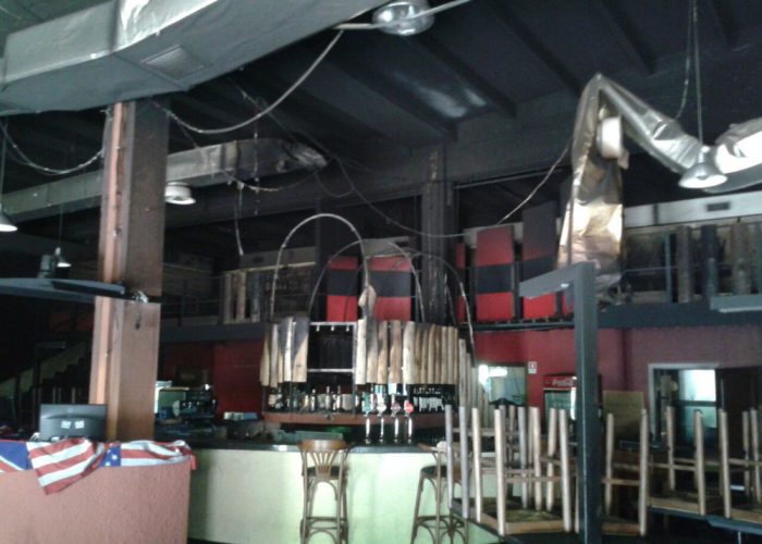 Pizzeria a fuoco, è cacciaa due sospetti fuggiti nella notte