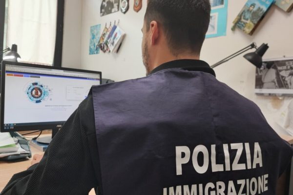 polizia immigrazione