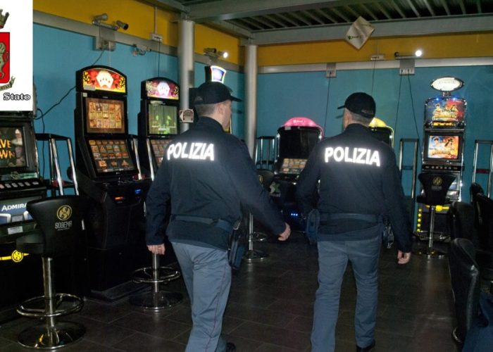 polizia sala slot