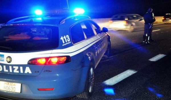 polizia-stradale-incidente-autostrada-notte-2-e1501319620933-678x381