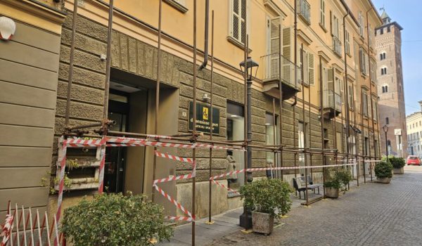 ponteggio via cesare battista