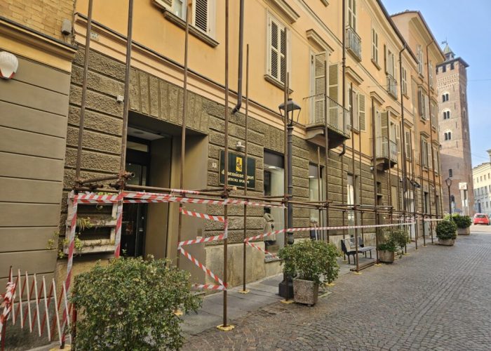 ponteggio via cesare battista