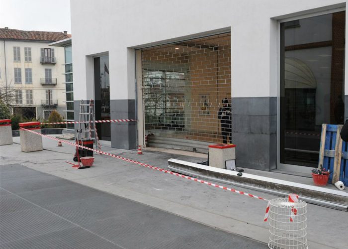Portano via il bancomat San PaoloallEsselunga di corso Ivrea