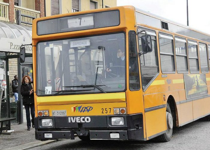 Posticipato a venerdì 15 maggiolo sciopero degli autobus