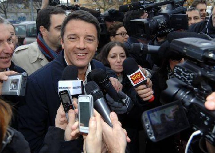 Primarie cs/ Renzi vota di mattina: ho 'fregato' i giornalisti