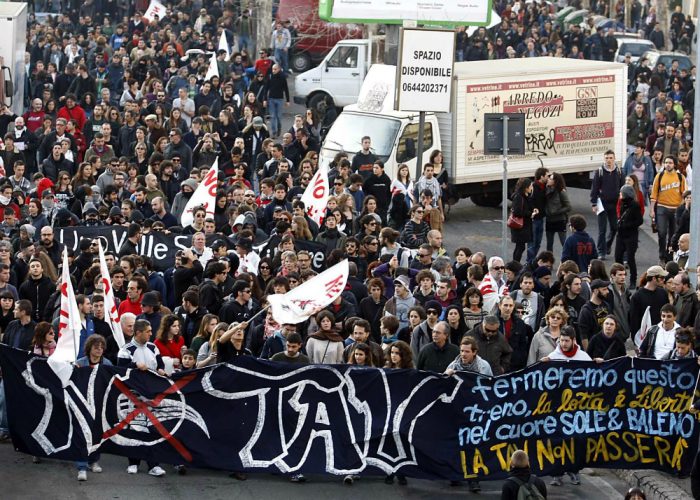 Processo per l'assalto No Tav a Chiomonte, prima udienza il 14 maggio a Torino