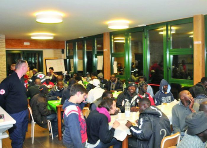 Profughi a San Damiano,dopo le polemiche è gara di solidarietà