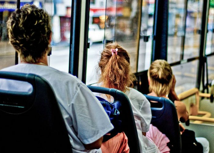 Quanti pagano il biglietto sul bus?Quasi tutti, portoghesi solo il 4,9%