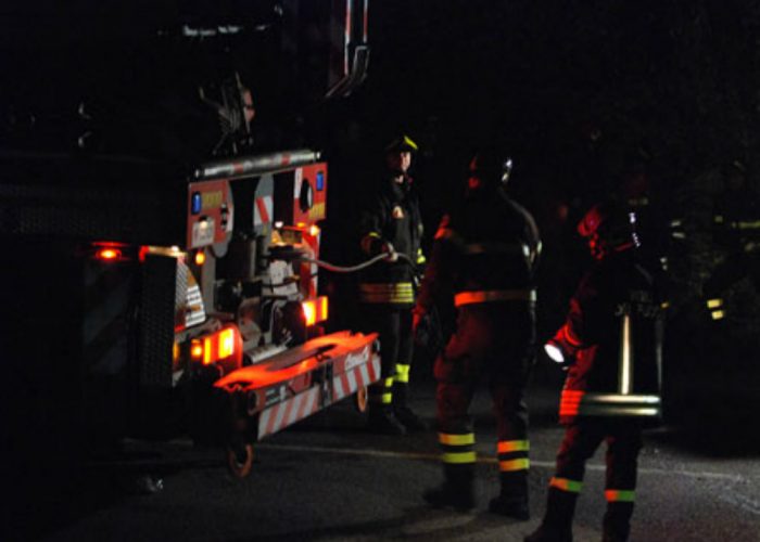 Quattro mezzi dei Vigili del Fuocoper un incendio in un agriturismo