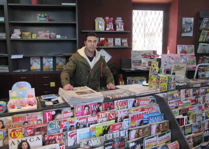 "Ma quella è la mia edicola! Perchè è in vendita su internet?"