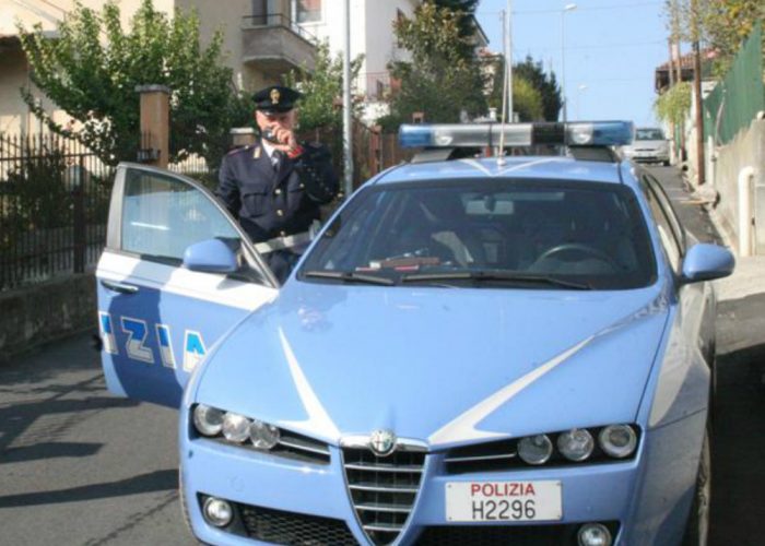 "Pronto, polizia? Al parcheggioBabilano stanno scassinando auto"