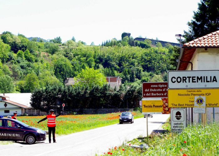 Raccoglieva fondi per una falsa associazione di recupero  tossicodipendenti