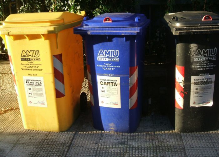 Raccolta differenziata, troppi erroriLe impurità superano la soglia