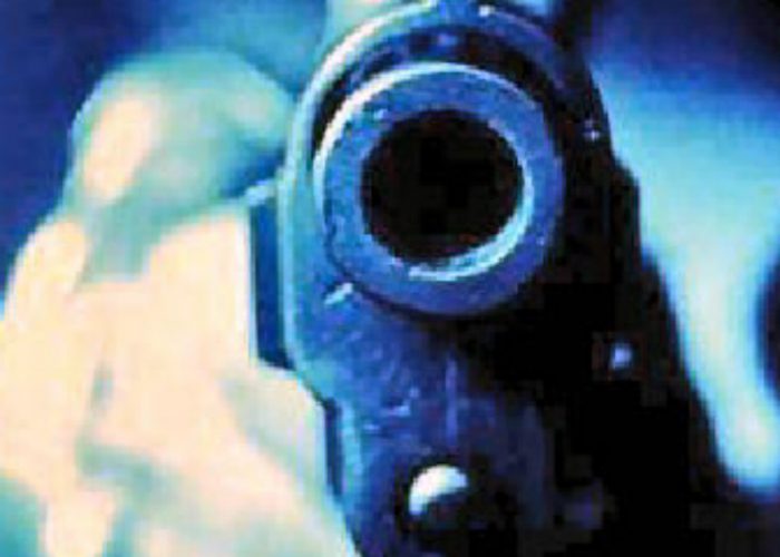Rapinata in casa a Villaggio San Fedelesotto la minaccia di una pistola
