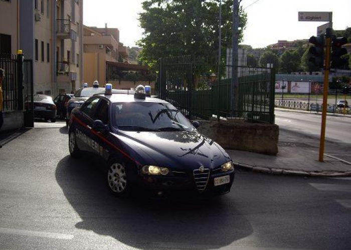 Rapinatore ucciso da gioielliere nel napoletano