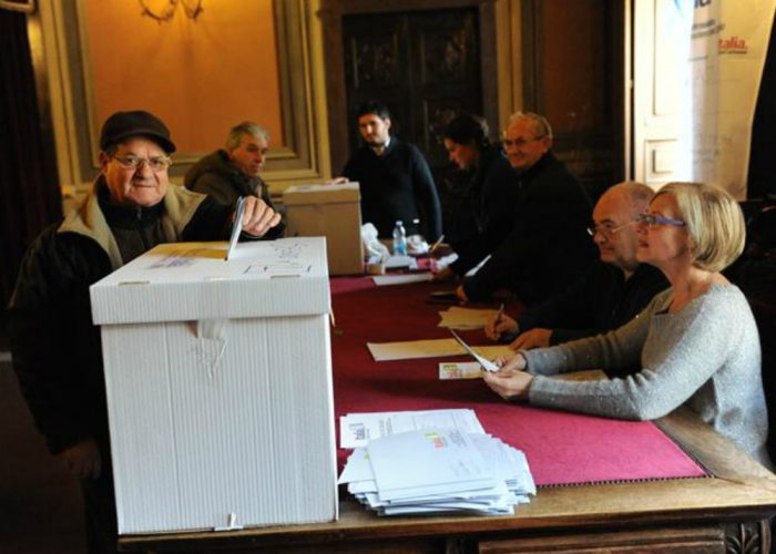 Renzi o Bersani? Domenica si decide