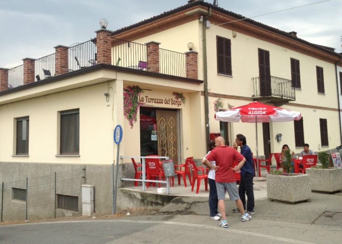 Riaperto il bar di Viatosto
