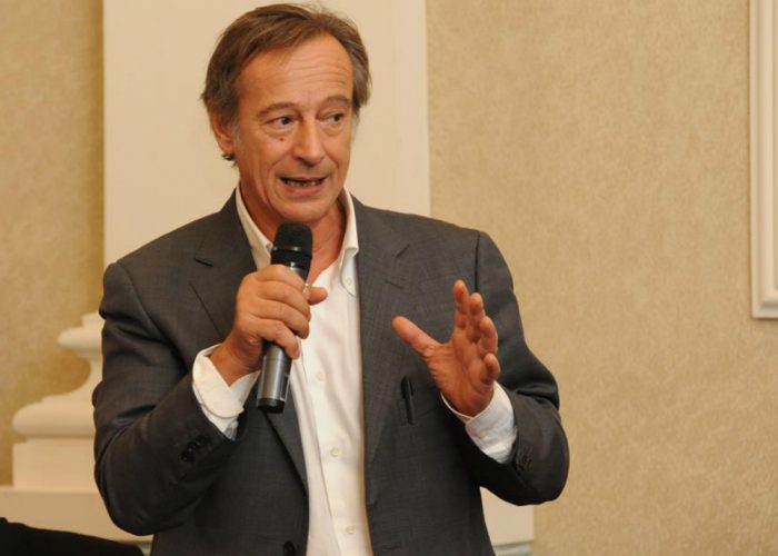 Riccardo Iacona e i medici "noir" fanno il tutto esaurito a "I mesi del giallo"