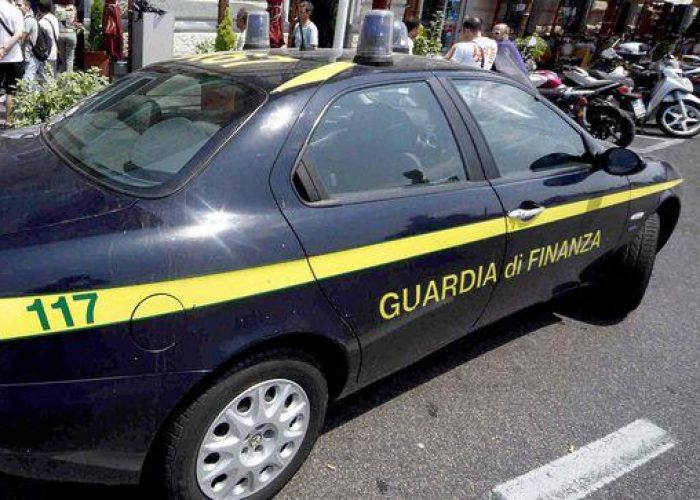 Riciclaggio e peculato, blitz Gdf a Roma: numerosi arresti