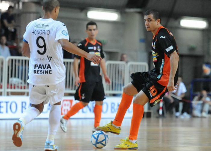 Rigori fatali: gli orange del futsalsconfitti dai "Lupi" in Supercoppa