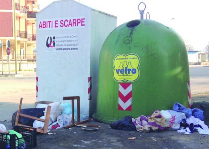 Ripulita via De Rolandis,tolti i rifiuti abbandonati
