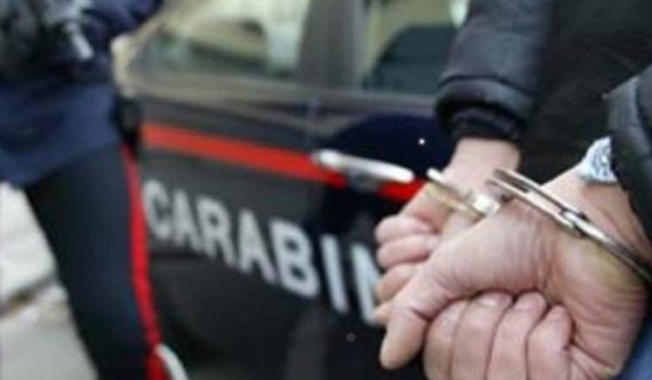 Rom 16enne evaso, va dalla mogliema viene scoperto dai carabinieri