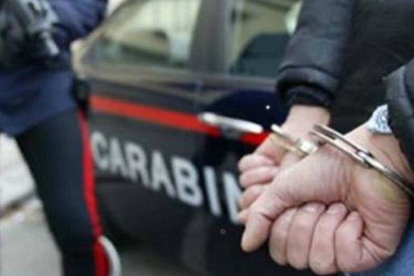 Rom 16enne evaso, va dalla mogliema viene scoperto dai carabinieri