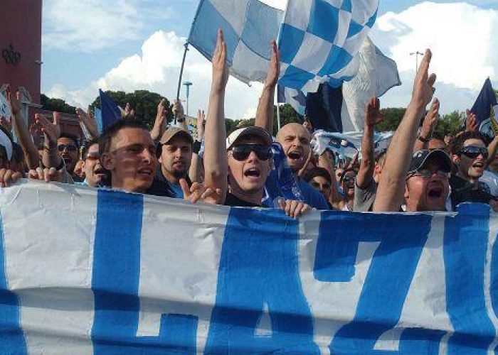 Roma, raid ultras Lazio: feriti 10 tifosi Tottenham, uno grave