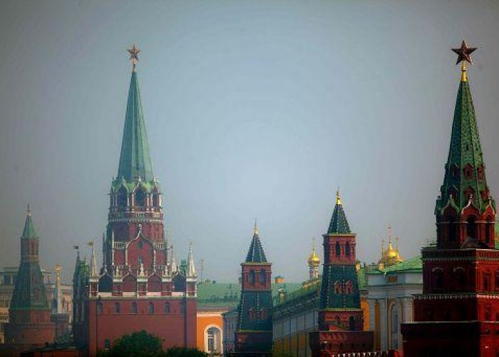 Russia/ Incendio metropolitana Mosca, evacuate 4500 persone