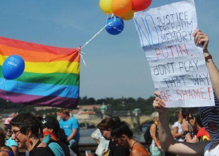 Russia/ Prossimo Gay Pride contro legge anti propaganda omosex