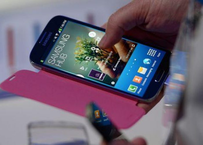 Samsung, il nuovo smartphone di punta, Galaxy S4 sabato in Italia