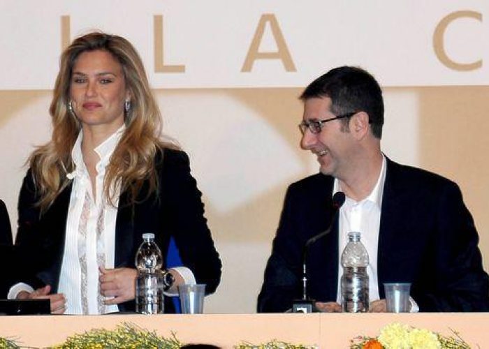 Sanremo/ Seconda serata con Carla Bruni e Bar Refaeli