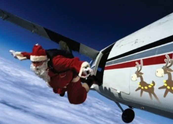 Se Babbo Natale arrivadal cielo in paracadute