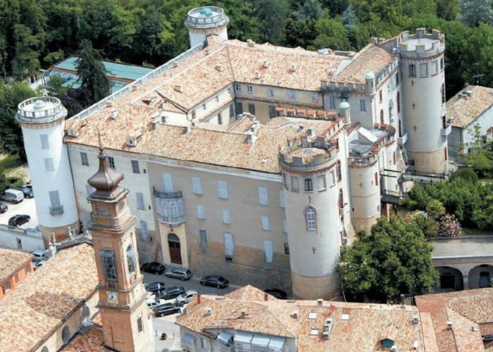 Seicento euro per sposarsi nel castello