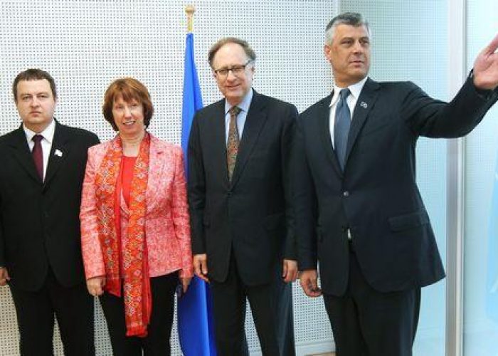 Serbia/ Commissione raccomanda apertura negoziati adesione Ue