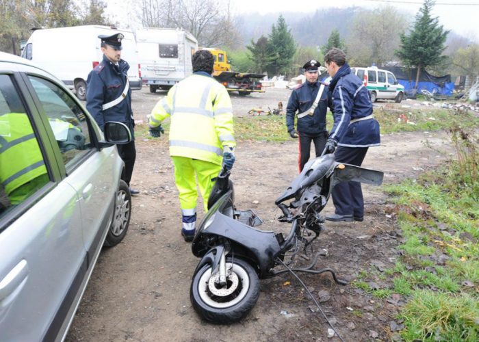 Sgombero in corso alla Boanaper il campo nomadi abusivo