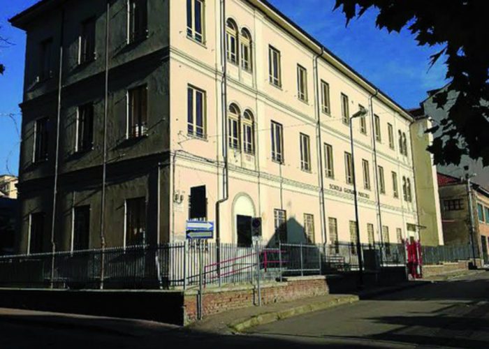 Si rifà il tetto alla scuola Pascoli