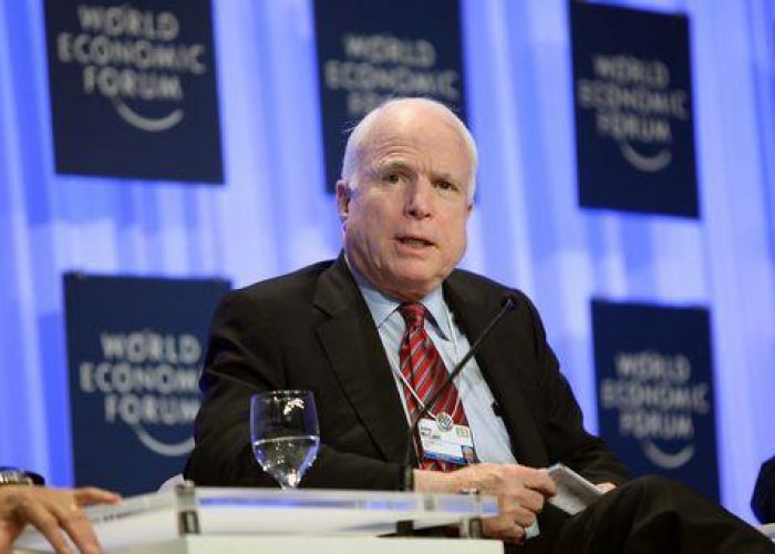 Siria/ Senatore Usa McCain ha incontrato i ribelli anti-Assad