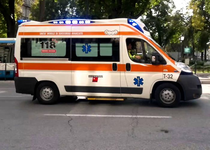 Ogni mezzo di soccorso e di pronto intervento agisce chiamando il 112