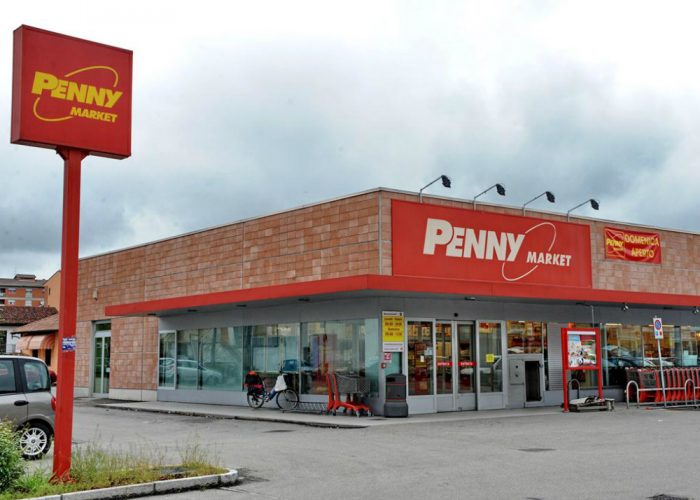 Sorpresa a rubare alimential "Penny" di corso Casale