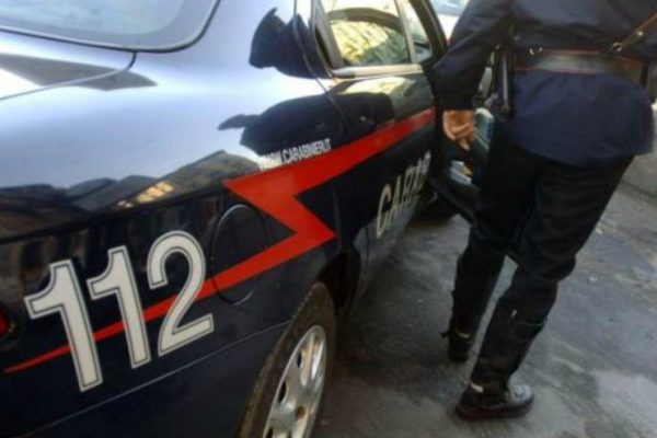 Sorpresi a rubare in cantina,due denunciati dai carabinieri