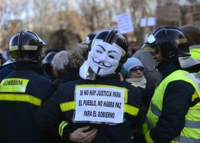 Spagna/ Madrid, in migliaia per protestare contro austerità