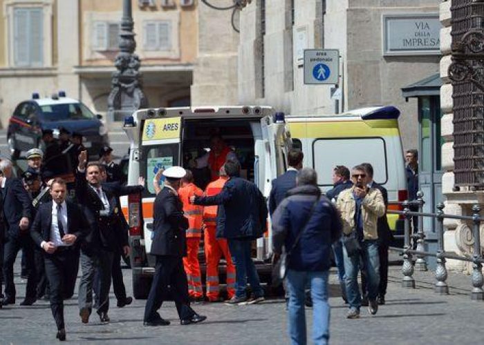 Sparatoria Palazzo Chigi/Ferma condanna M5S: No a violenza folle