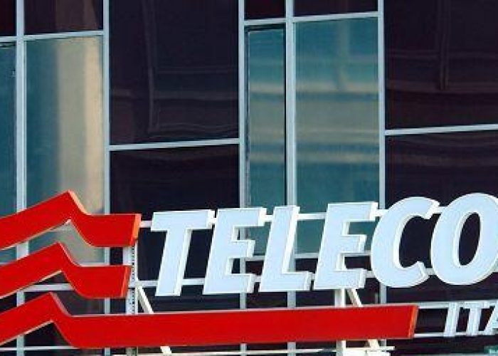 Telecom/ Titolo sospeso al ribasso (-4%), Fossati contro vertici